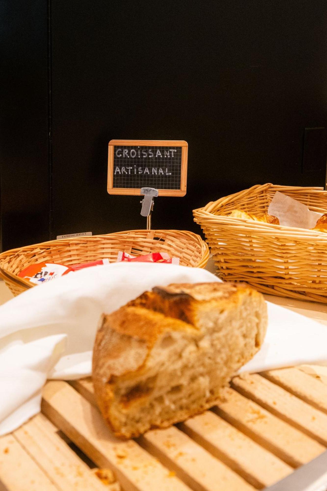 Logis Hotel Restaurant De France Saint-Geniez-dʼOlt Εξωτερικό φωτογραφία
