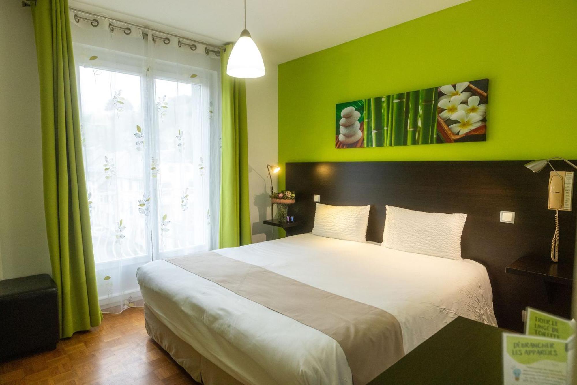 Logis Hotel Restaurant De France Saint-Geniez-dʼOlt Εξωτερικό φωτογραφία