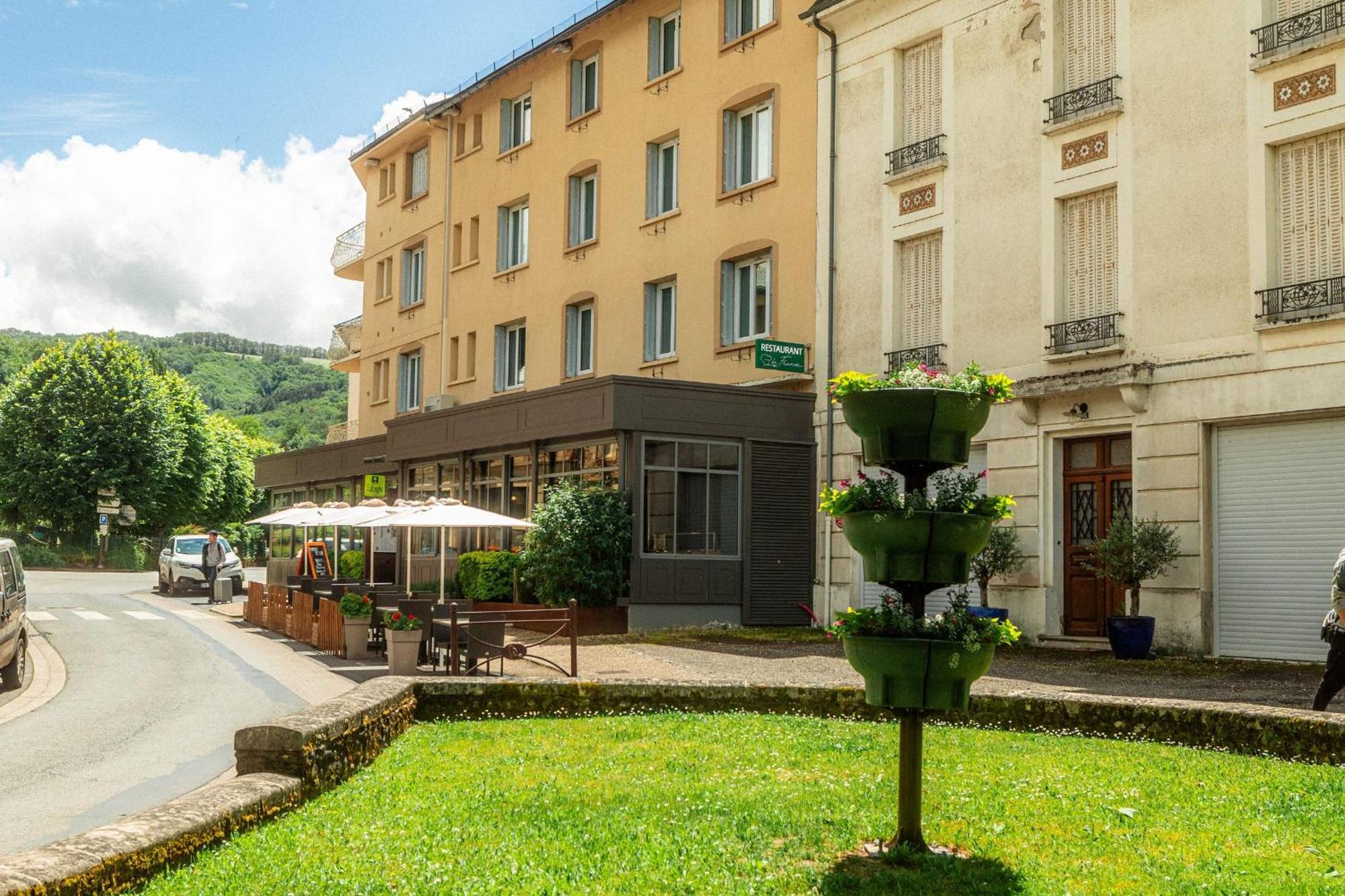 Logis Hotel Restaurant De France Saint-Geniez-dʼOlt Εξωτερικό φωτογραφία