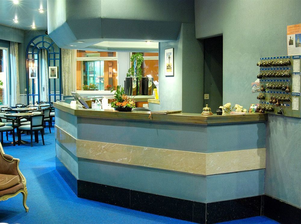 Logis Hotel Restaurant De France Saint-Geniez-dʼOlt Εξωτερικό φωτογραφία