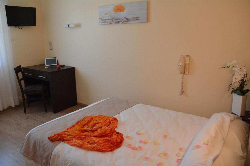 Logis Hotel Restaurant De France Saint-Geniez-dʼOlt Δωμάτιο φωτογραφία