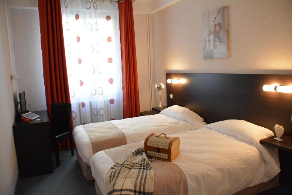 Logis Hotel Restaurant De France Saint-Geniez-dʼOlt Δωμάτιο φωτογραφία