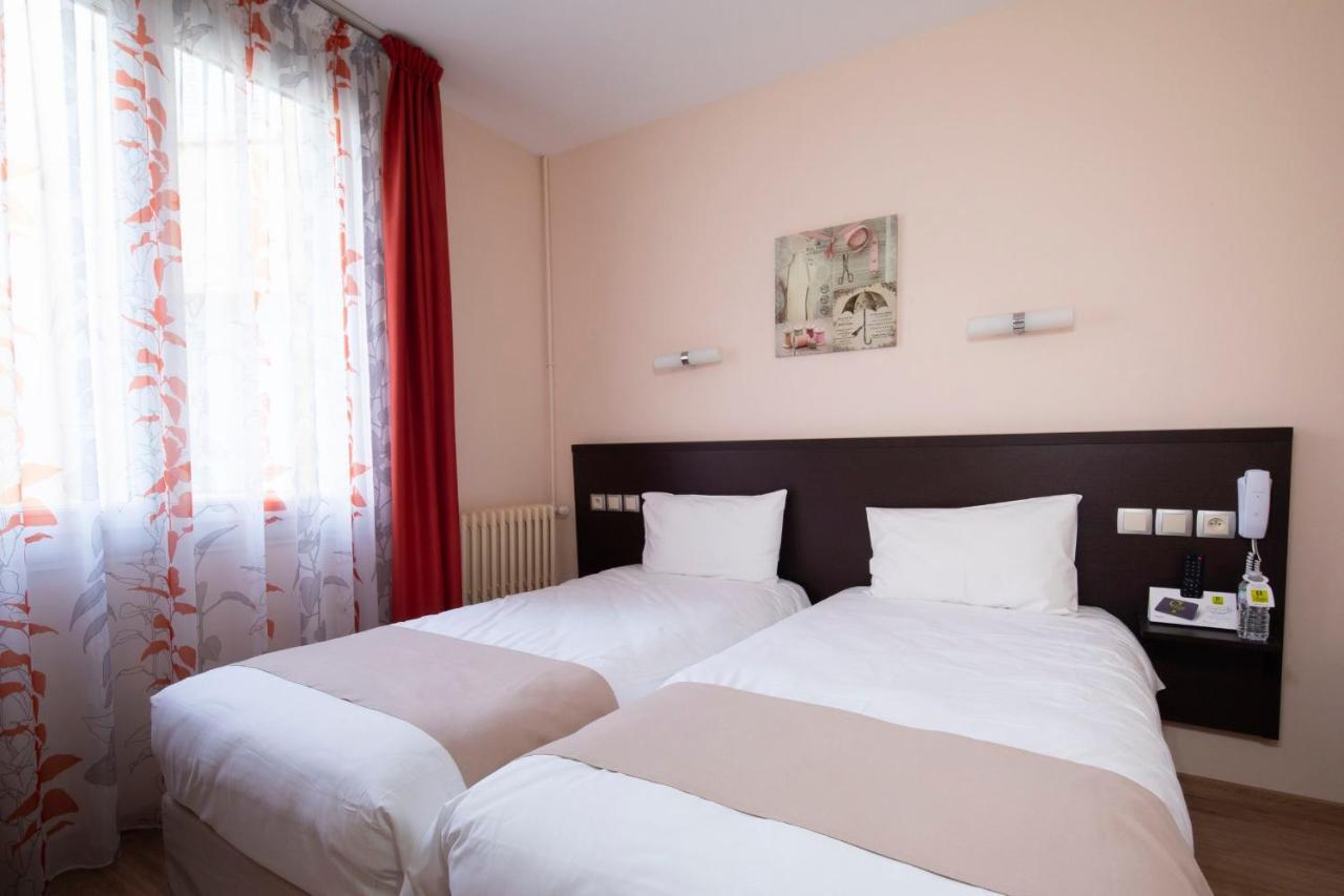 Logis Hotel Restaurant De France Saint-Geniez-dʼOlt Εξωτερικό φωτογραφία