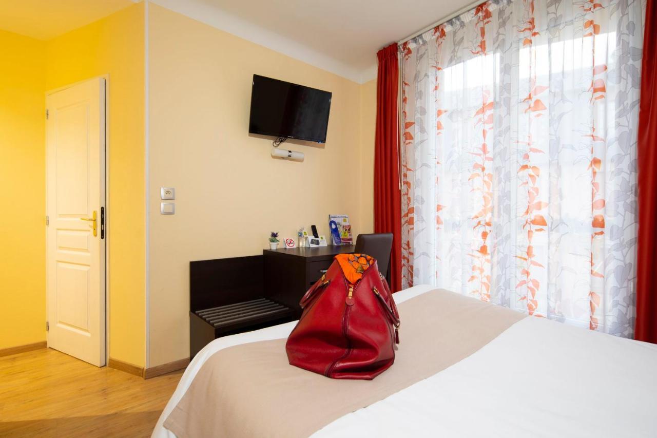 Logis Hotel Restaurant De France Saint-Geniez-dʼOlt Εξωτερικό φωτογραφία