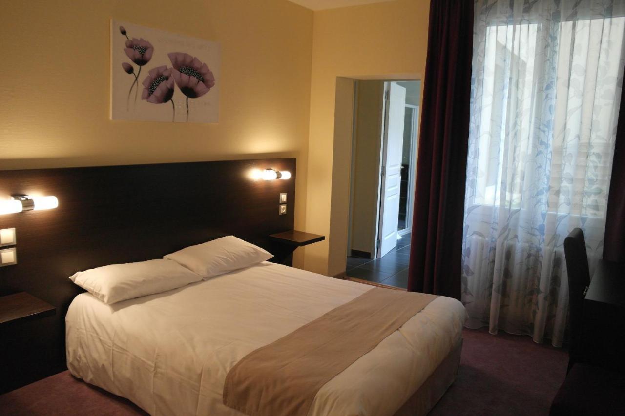 Logis Hotel Restaurant De France Saint-Geniez-dʼOlt Εξωτερικό φωτογραφία